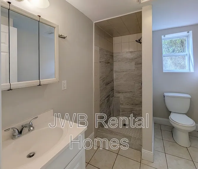 1379 Ingleside Ave — Photo 11