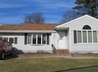 15 Franklin St, Brentwood, NY 11717