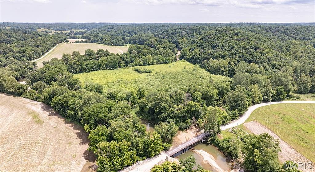 372 Hunt Club Rd Hunting Club Rd, Jerseyville, IL 62052 | Zillow