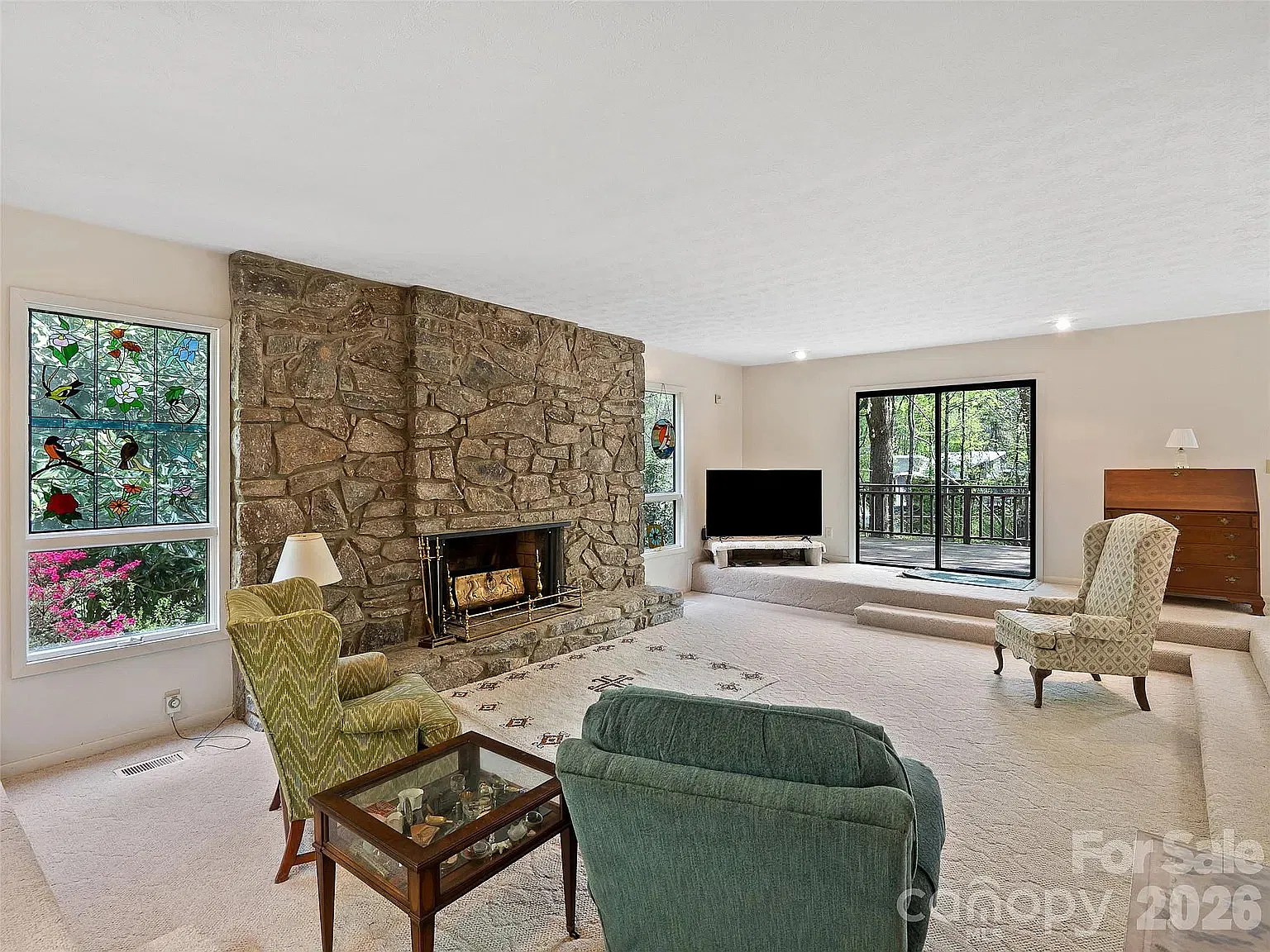 4 bed, 3121 sqft, $4,000 — Photo 3