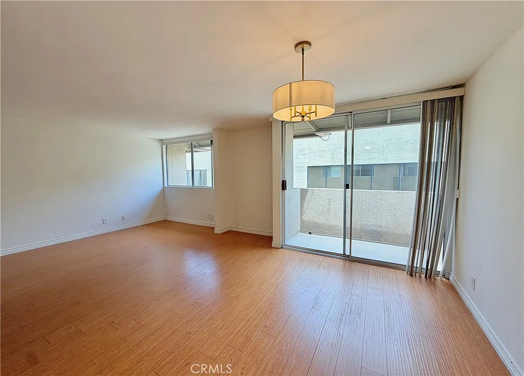 2 bed, 1284 sqft, $2,880 — Photo 4