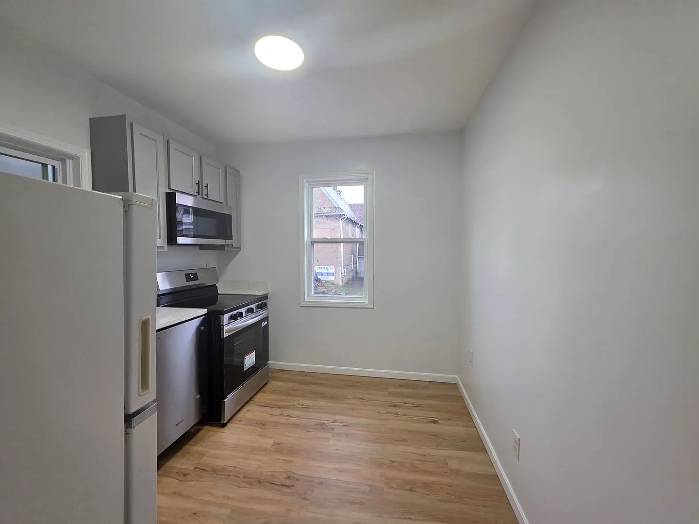 Newly Updated 2 bedroom apartment located in Knoxville — Photo 2