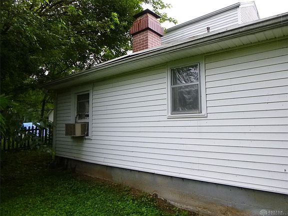 3rd image of 104 Grand Ave