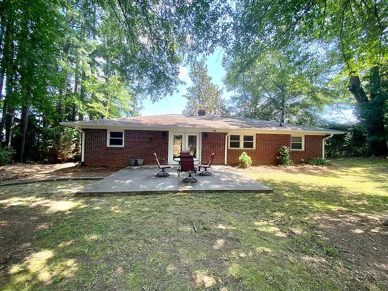 129 Freedom Dr — Photo 34
