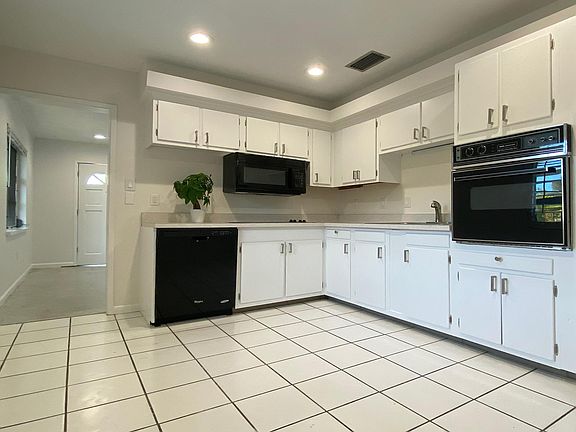 4th image of 5010 Stevens Dr