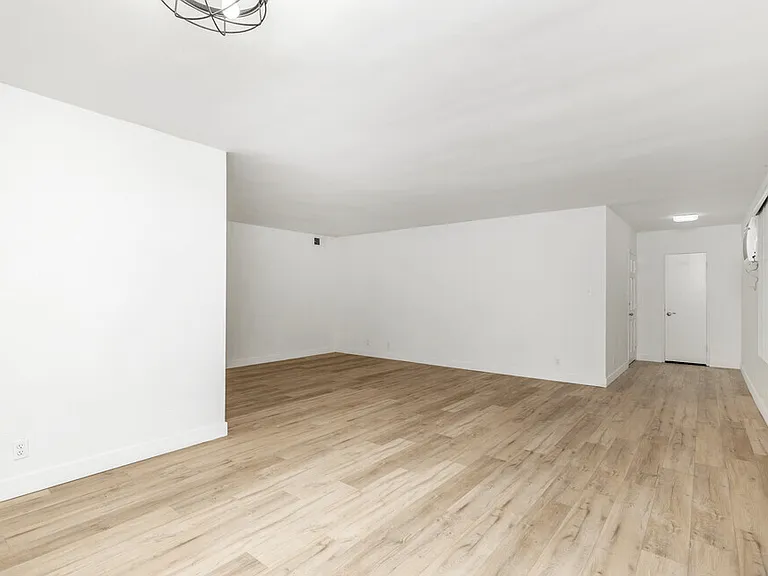 1831 Glendon Ave — Photo 11