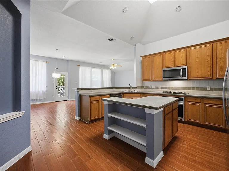 5101 Stonecrest Dr — Photo 5