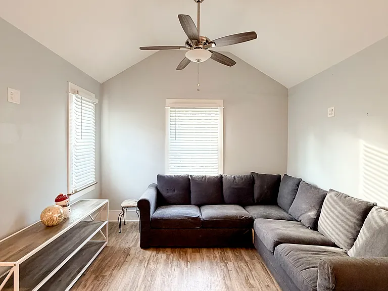 105 Georgia Bell St — Photo 4