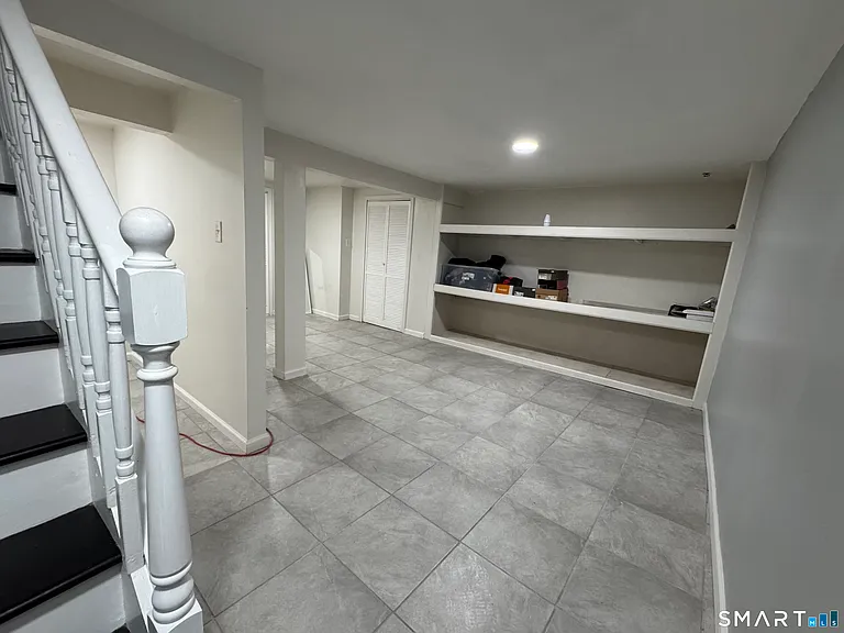 27 Katie Ln — Photo 11