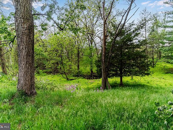3rd image of 2228 Kohn Rd