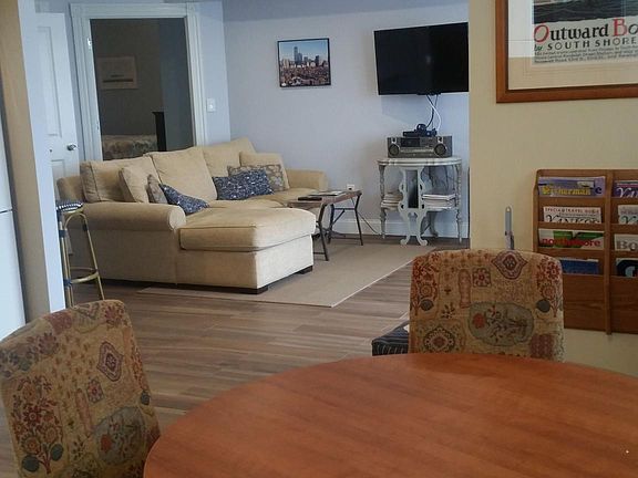 2nd image of 75 Washington Ave #1