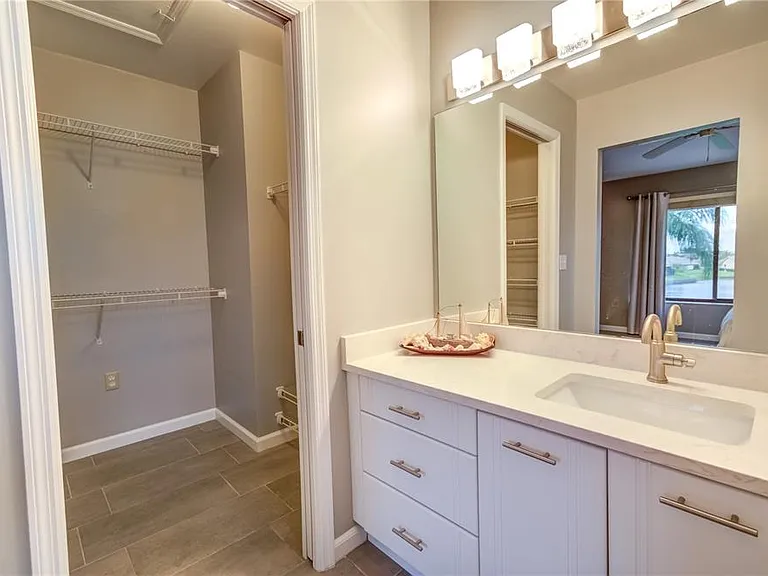 600 Carriage House Ln #201 — Photo 14