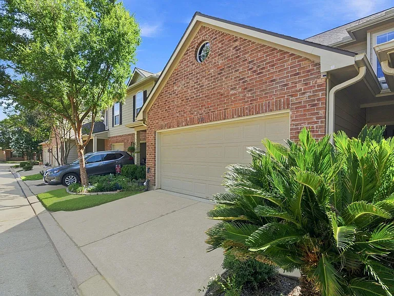 930 Sterling Creek Cir — Photo 4