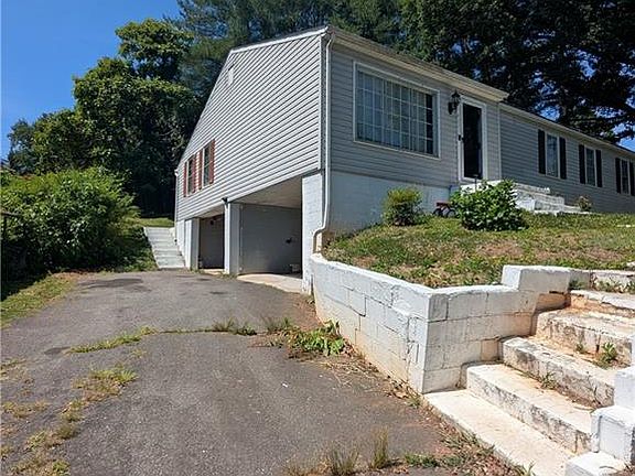 2nd image of 4221 Eck Rd