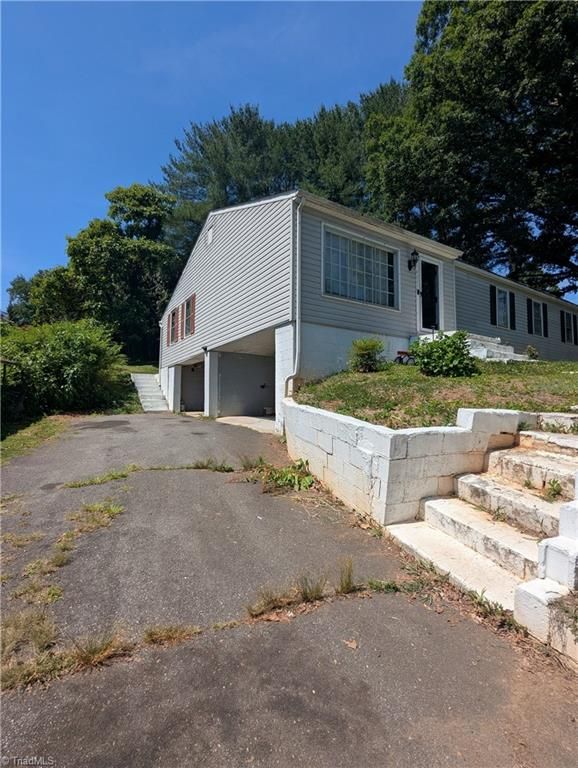 4221 Eck Rd, Jonesville, NC - View 2