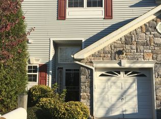 20 Rondell Ln, Laurence Harbor, NJ 08879