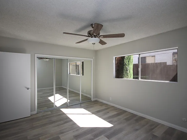 2505 W Grand Ave #B — Photo 11