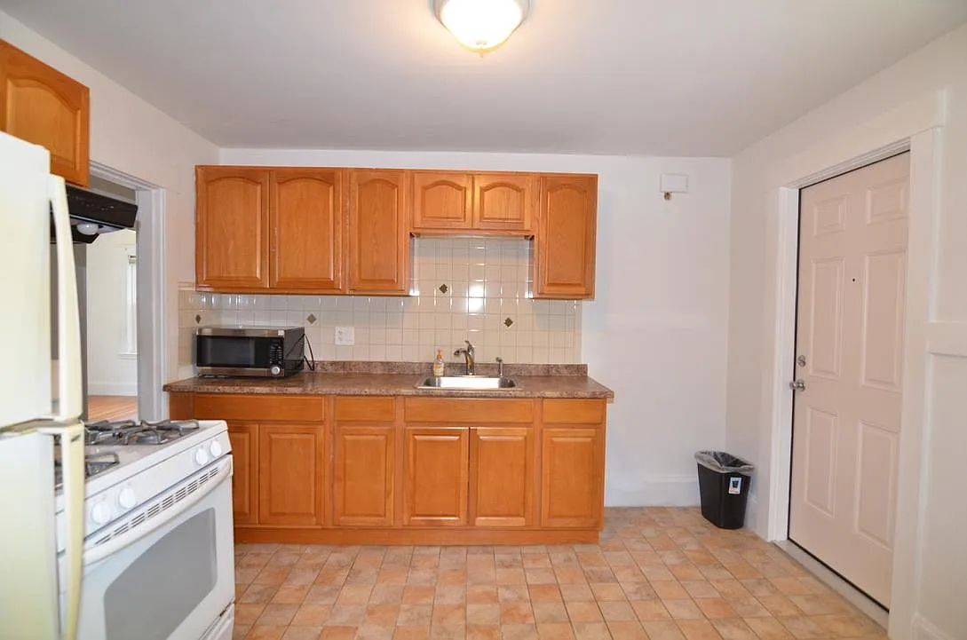 2 bed, 1150 sqft, $2,400 — Photo 1