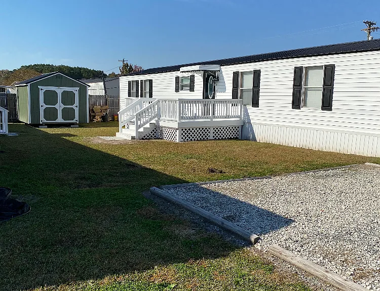 Front Entrance w/ driveway