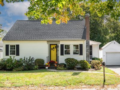 12 Maple St, Essex, MA, 01929