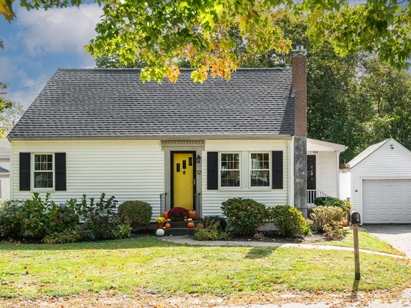 12 Maple St, Essex, MA 01929