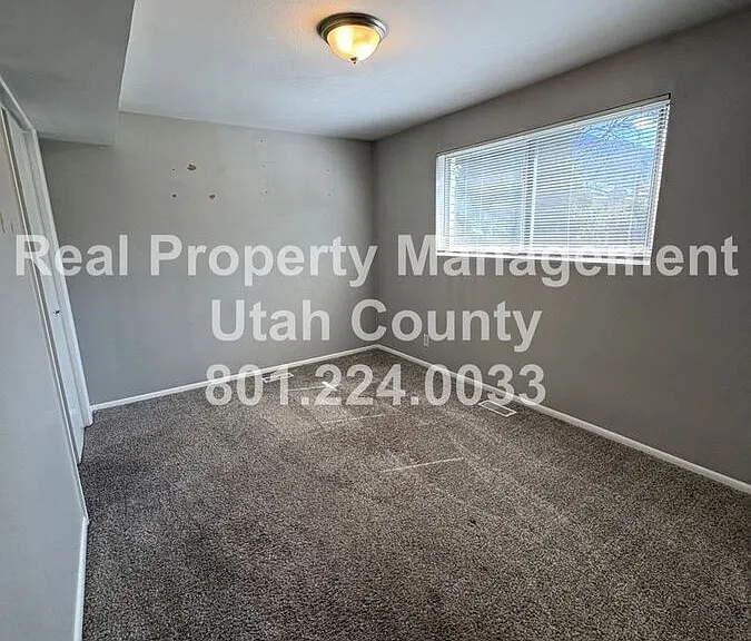 1474 N 375 W #B — Photo 9