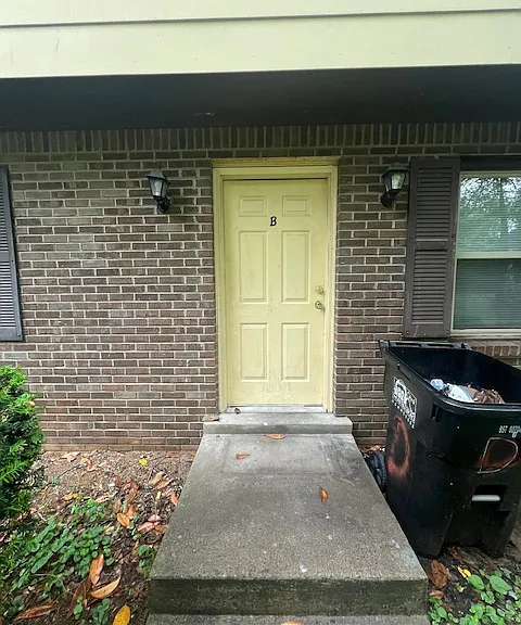 918 Ewing Blvd #B — Photo 2