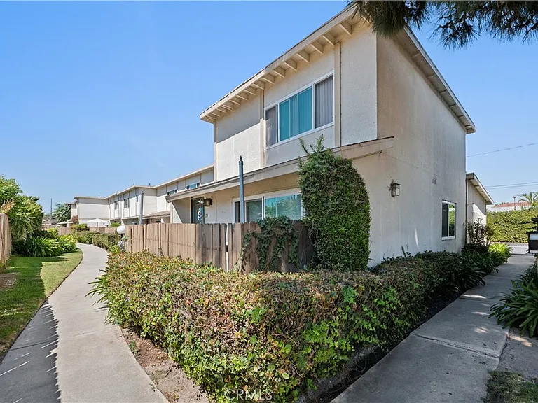 25205 Cypress St #3 — Photo 6