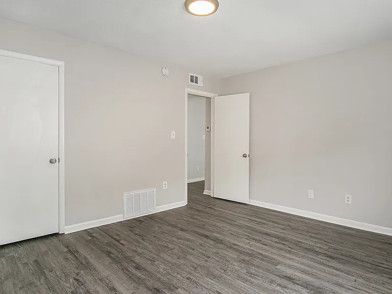Uptown Villas — Photo 9
