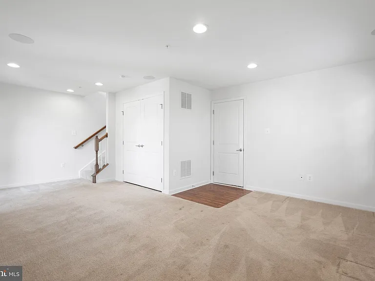 6252 Alexa St — Photo 32