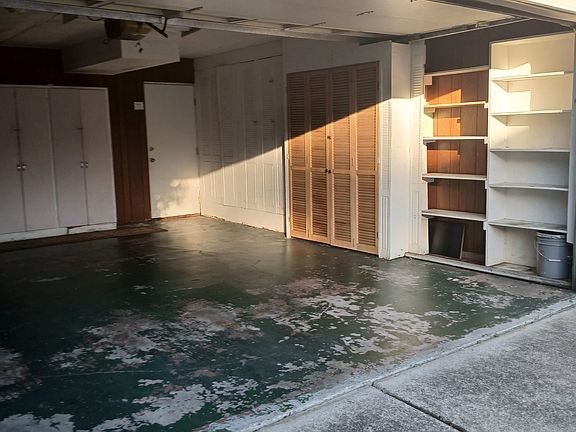 2nd image of 27684 Medlar Dr