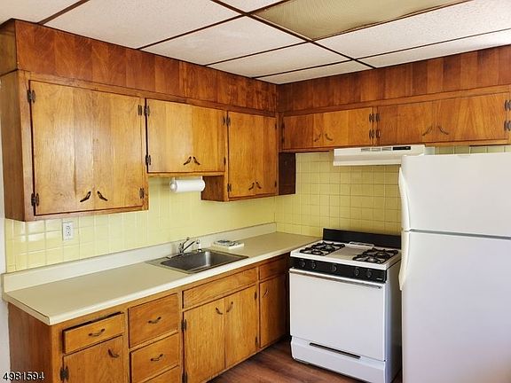3rd image of 47 Whittingham Pl