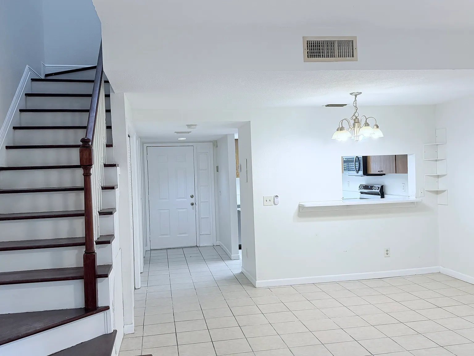 2 bed, 2.5 bath, 1206 sqft, $1,700 — Photo 2
