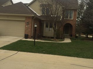 1552 Country Dr, Trenton, MI 48183
