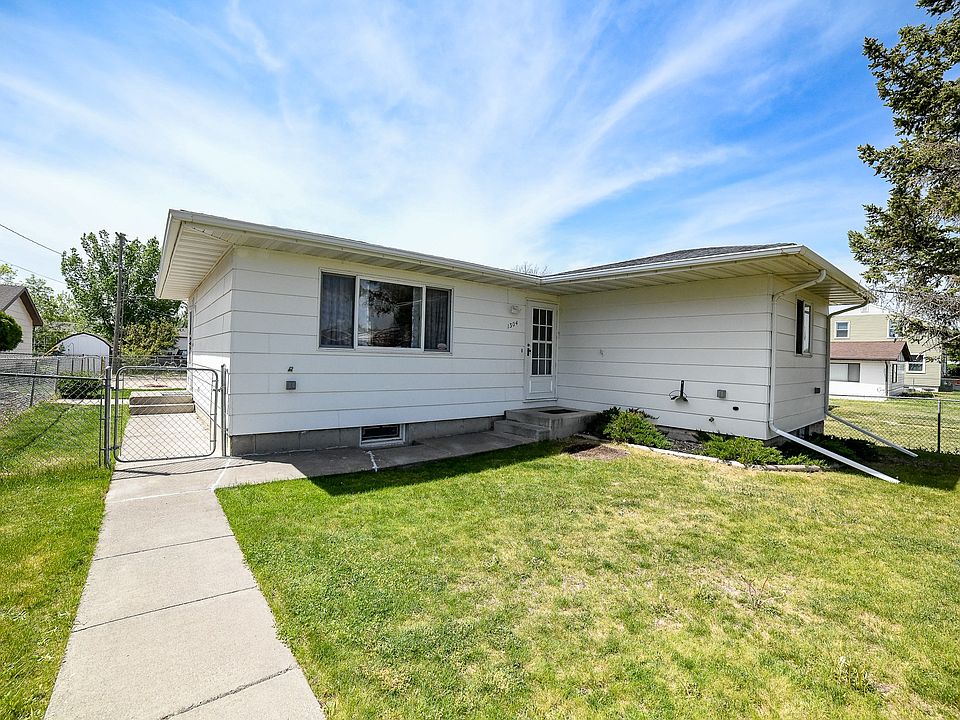 1st image of 1304 3rd Ave NW