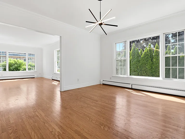 519 Summit Ave — Photo 3