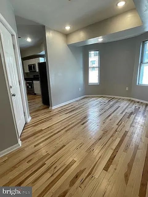 2 bed, 864 sqft, $1,600 — Photo 3
