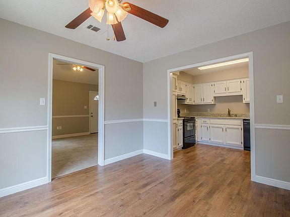 5th image of 15190 Parkwood Dr N