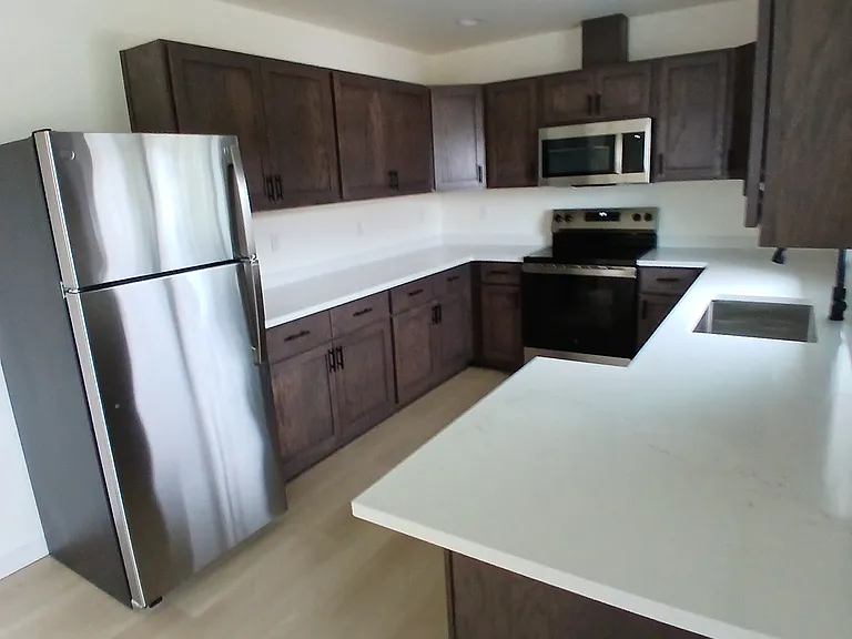 1801 Pacific Ave N #5 — Photo 1
