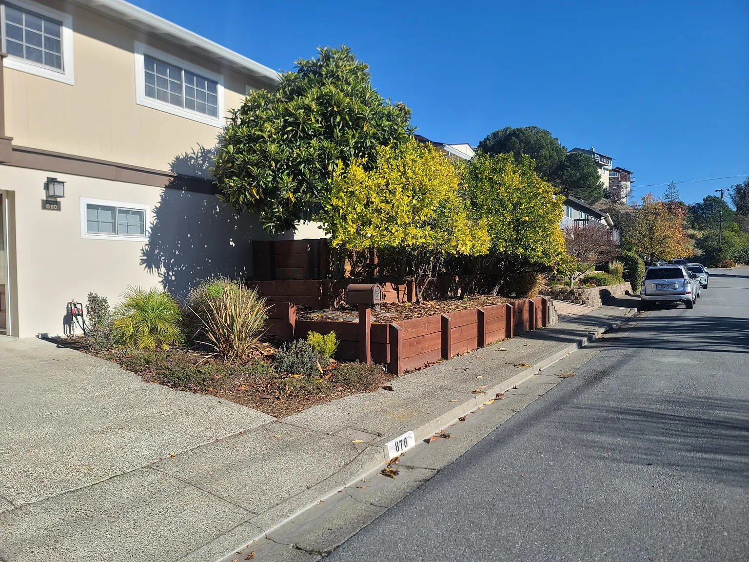 878 Patricia Way — Photo 2