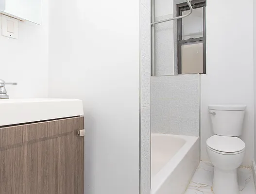 Rented by EXR | media 12