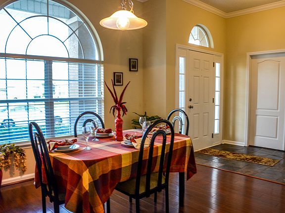 Dinning Room/Entrance