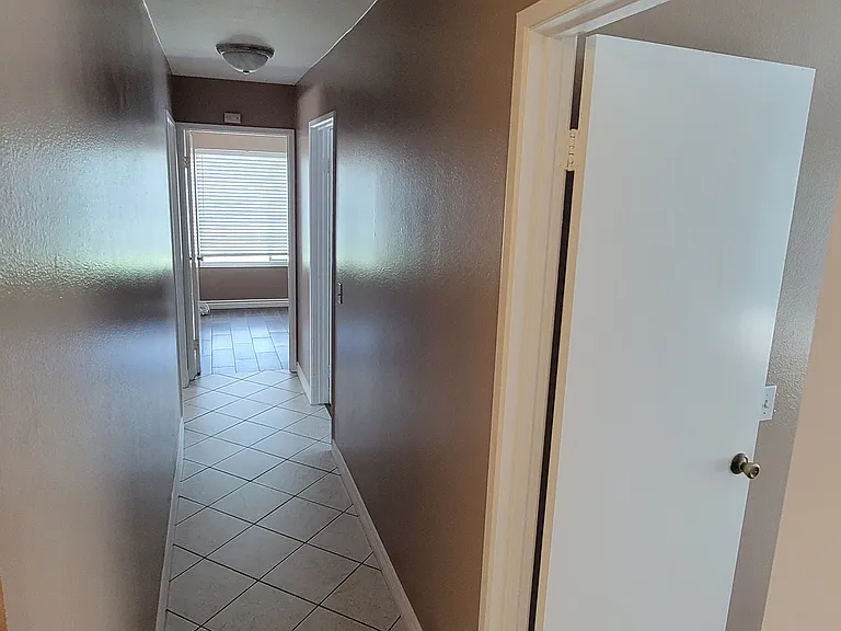 Hallway to bedrooms