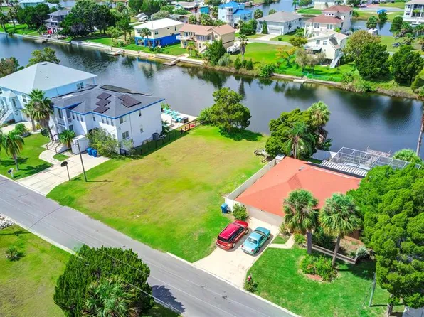 3231 Hibiscus Dr #27, Spring Hill, FL 34607