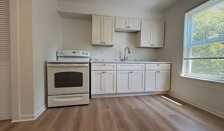 43-49 Oak St #47 — Photo 1