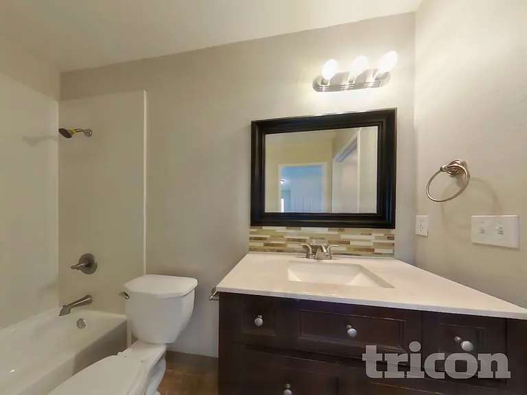 1109 Nadene Dr — Photo 12