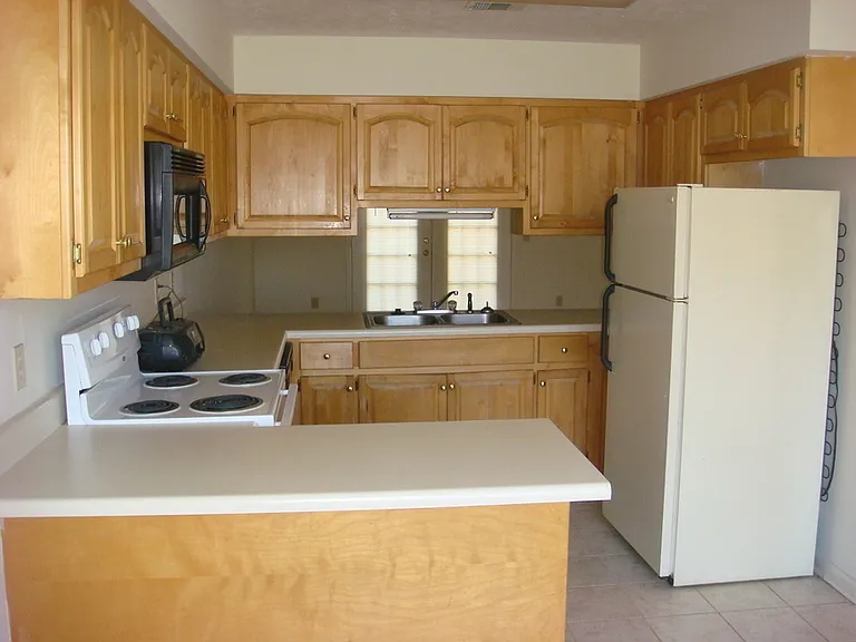 139 Halal Ct — Photo 2