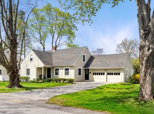 10 Woodbridge Rd, North Andover, MA 01845