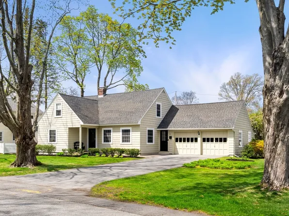 10 Woodbridge Rd, North Andover, MA 01845