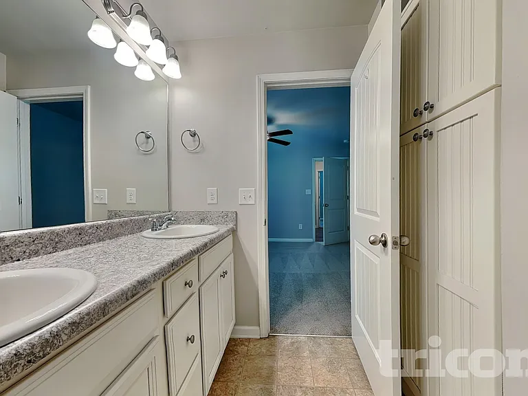 37 Oakville Dr — Photo 9